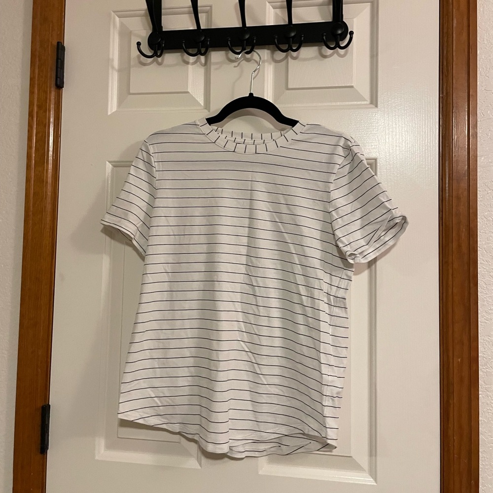 Lululemon tee